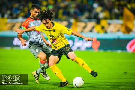 هفته هشتم لیگ برتر فوتبال فصل 99-98 -  استادیوم نقش جهان