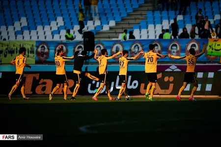 هفته بیست و پنجم - لیگ هفدهم - فصل 97-96 - استادیوم نقش جهان 11-12-1396