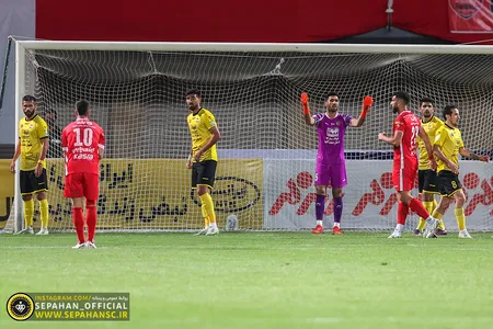 هفته ۲۷ لیگ برتر فوتبال فصل ۱۴۰۱-۱۴۰۰ ورزشگاه شهر سیرجان اختصاصی روابط عمومی عکس : یاسر جمالی