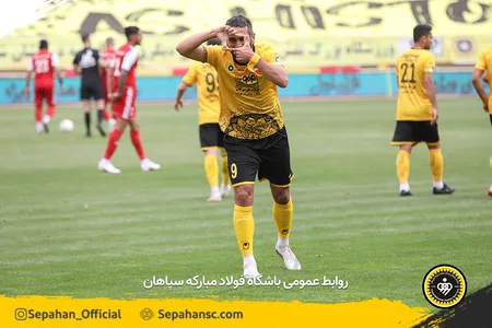 اختصاصی روابط عمومی - عکس : یاسر جمالی هفته 18 لیگ برتر فوتبال فصل 00-99 - استادیوم نقش جهان