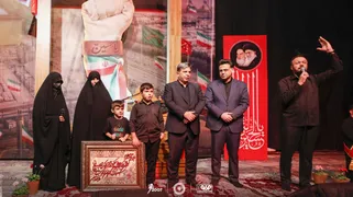 تجلیل از خانواده شهید جنگ رمضان توسط مدیر عامل و عضو هیأت مدیره باشگاه فولاد مبارکه سپاهان