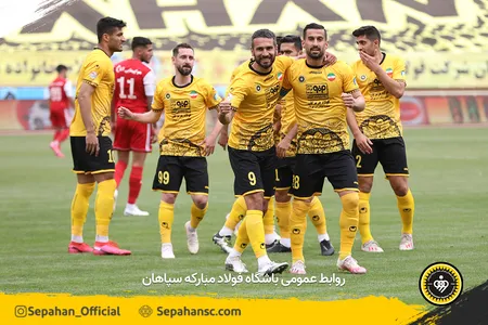 اختصاصی روابط عمومی - عکس : یاسر جمالی هفته 18 لیگ برتر فوتبال فصل 00-99 - استادیوم نقش جهان