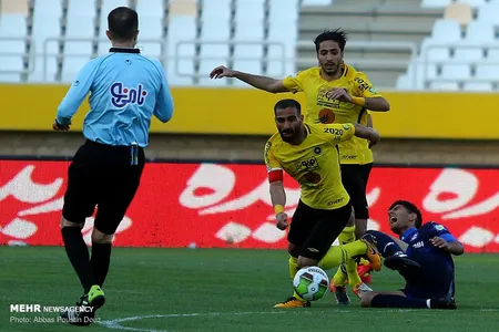 هفته 21 - لیگ 18-فصل 98-97 -استادیوم نقش جهان
