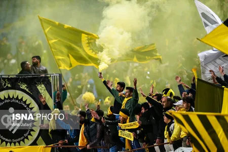 هفته 16 لیگ برتر -فصل 99-98 - استادیوم نقش جهان