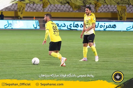 هفته 13 لیگ برتر فوتبال - فصل 99-00 - استادیوم نقش جهان