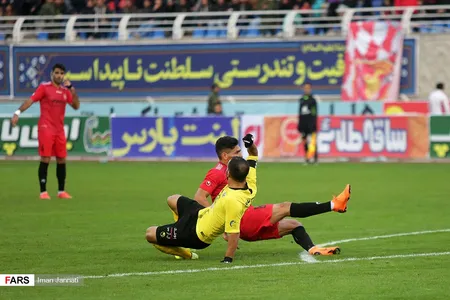 هفته 14 لیگ برتر - فصل 99-98 - استادیوم امام رضا - مشهد
