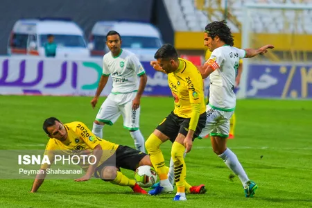 هفته 28 - لیگ 18 - فصل 98-97 - استادیوم نقش جهان