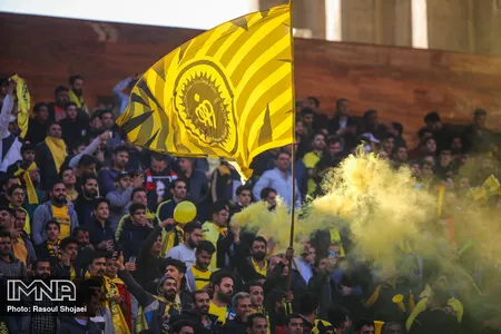 هفته 12 لیگ برتر فوتبال فصل 99-98 - استادیوم نقش جهان