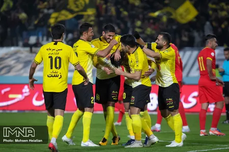 هفته 18 لیگ برتر فوتبال فصل 99-98 - استادیوم نقش جهان