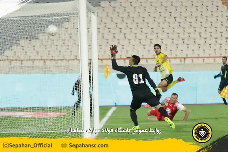 معوقه هفته هفتم لیگ برتر فوتبال فصل 99-00 استادیوم آزادی تهران - عکس یاسر جمالی