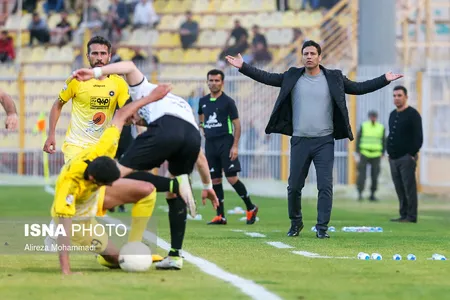 هفته 19 لیگ برتر فوتبال فصل 99-98 - استادیوم شهر مسجد سلیمان