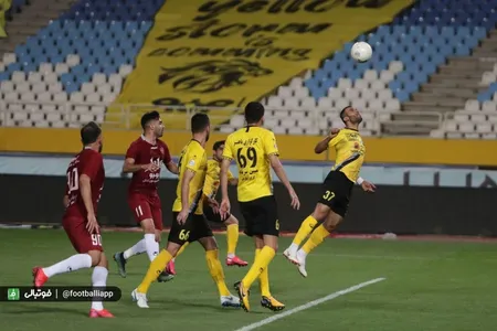 هفته 29 لیگ برتر فوتبال کشور فصل -99-98 - استادیوم نقش جهان