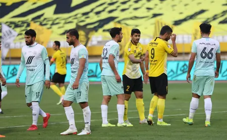 هفته چهارم لیگ برتر فوتبال فصل 99-00 استادیوم نقش جهان