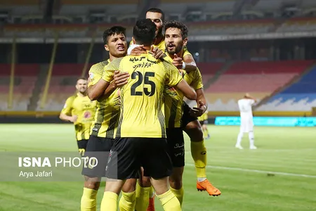 فصل 99-98 - لیگ برتر - استادیوم نقش جهان