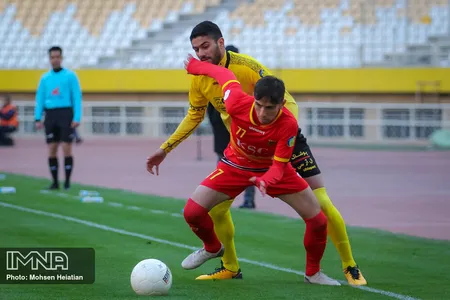 هفته 18 لیگ برتر فوتبال فصل 99-98 - استادیوم نقش جهان