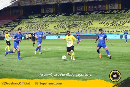 هفته 15 لیگ برتر فوتبال فصل 00-99 - استادیوم نقش جهان عکس : یاسر جمالی