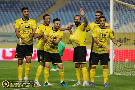 هفته ۲۸ لیگ برتر فوتبال کشور فصل ۱۴۰۱-۱۴۰۰ ورزشگاه نقش جهان اختصاصی روابط عمومی عکس : یاسر جمالی