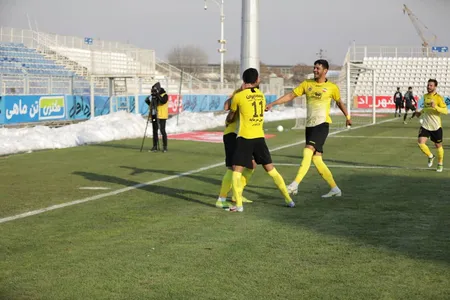 هفته دهم لیگ برتر فوتبال فصل 00-99 - استادیوم شهر تبریز