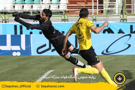 هفته 14 لیگ برتر فوتبال فصل 00-99 - استادیوم فولادشهر - اختصاصی روابط عمومی - عکس : یاسر جمالی