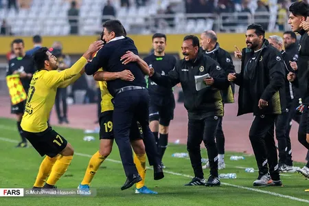 هفته 12 لیگ برتر فوتبال فصل 99-98 - استادیوم نقش جهان