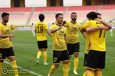 هفته ۱۷ لیگ برتر فوتبال فصل ۱۴۰۱ - ۱۴۰۰ ورزشگاه نقش جهان اختصاصی روابط عمومی عکس : یاسر جمالی