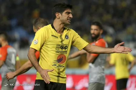 هفته هشتم لیگ برتر فوتبال فصل 99-98 -  استادیوم نقش جهان