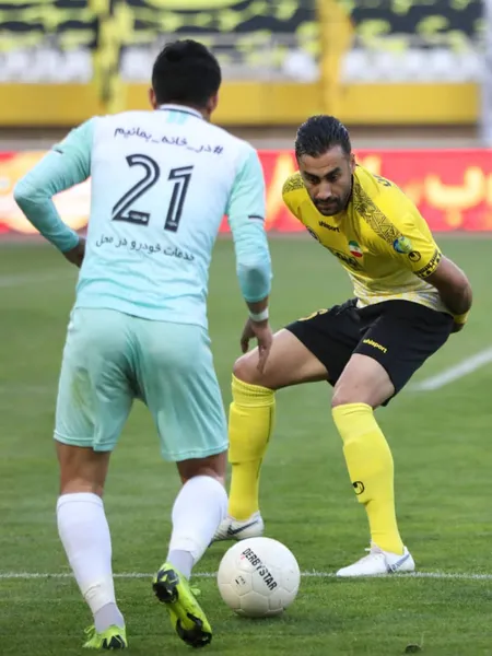 هفته چهارم لیگ برتر فوتبال فصل 99-00 استادیوم نقش جهان