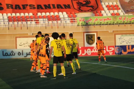 هفته هشتم لیگ برتر فوتبال فصل 99-00 استادیوم شهر رفسنجان