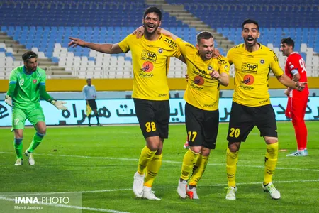 هفته هفدهم لیگ برتر فوتبال -فصل 98-97 - استادیوم نقش جهان