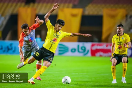 هفته هشتم لیگ برتر فوتبال فصل 99-98 -  استادیوم نقش جهان