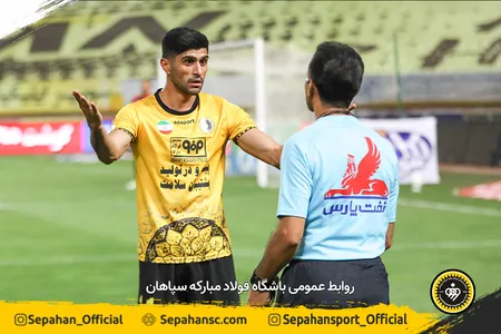 هفته 27 لیگ برتر فوتبال فصل 00-99 - استادیوم نقش جهان عکس : محمدرضا شاهرمرادی