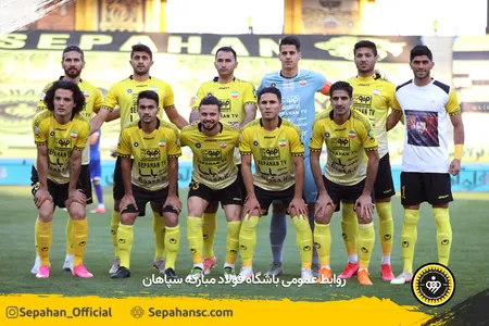 هفته 15 لیگ برتر فوتبال فصل 00-99 - استادیوم نقش جهان عکس : یاسر جمالی