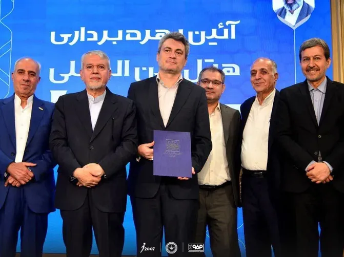 تجلیل وزیر میراث فرهنگی، گردشگری و صنایع دستی از باشگاه فرهنگی ورزشی فولاد مبارکه سپاهان