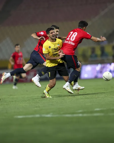 هفته 2 لیگ برتر فوتبال فصل 1402-1401 ورزشگاه نقش جهان عکس : یاسر جمالی