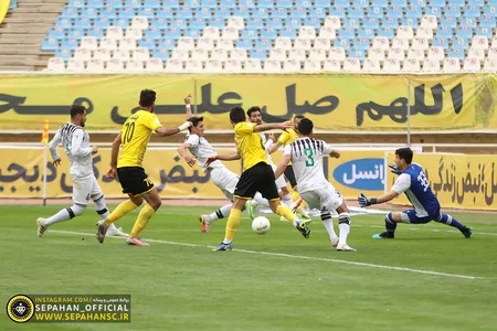 هفته ۱۷ لیگ برتر فوتبال فصل ۱۴۰۱ - ۱۴۰۰ ورزشگاه نقش جهان اختصاصی روابط عمومی عکس : یاسر جمالی