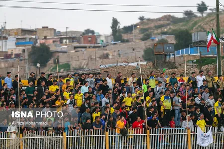 هفته 19 لیگ برتر فوتبال فصل 99-98 - استادیوم شهر مسجد سلیمان