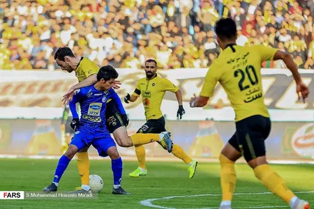 هفته 12 لیگ برتر فوتبال فصل 99-98 - استادیوم نقش جهان