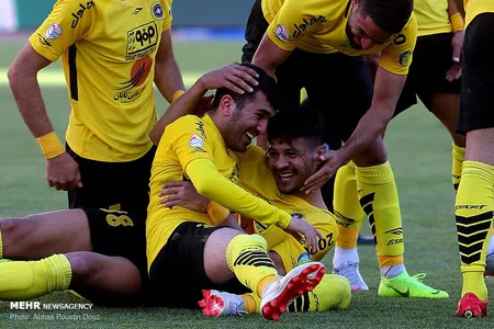هفته 21 - لیگ 18-فصل 98-97 -استادیوم نقش جهان