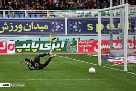 هفته 14 لیگ برتر - فصل 99-98 - استادیوم امام رضا - مشهد