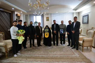 تکریم مادر شهید شیرزاده توسط اعضای باشگاه سپاهان