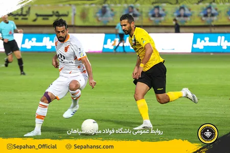 مرحله یک شانزدهم نهایی جام حذفی فصل 00-99 - استادیوم نقش جهان اختصاصی روابط عمومی عکس : یاسر جمالی