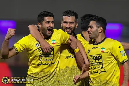 هفته ۲۷ لیگ برتر فوتبال فصل ۱۴۰۱-۱۴۰۰ ورزشگاه شهر سیرجان اختصاصی روابط عمومی عکس : یاسر جمالی